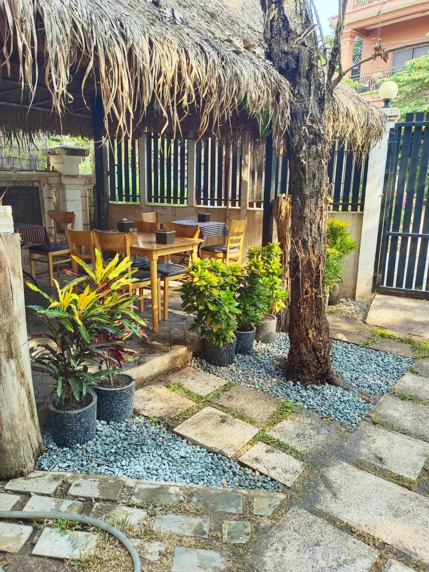Secret Garden Homestay 시엠리아프 외부 사진